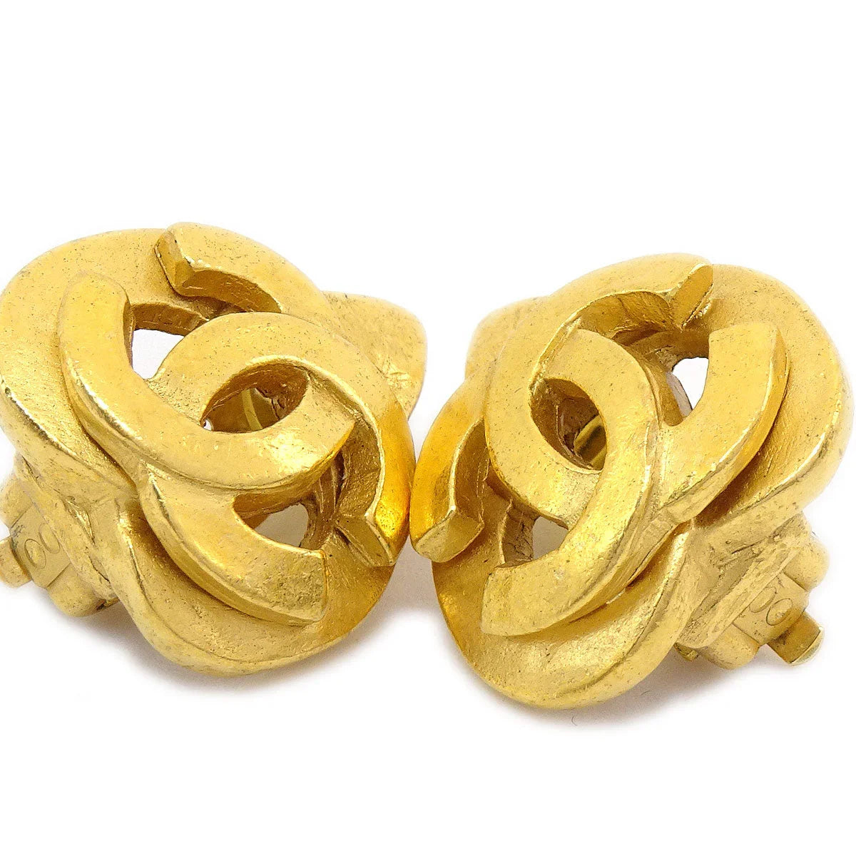 Chanel 1997 Heart Earrings Gold Medium
