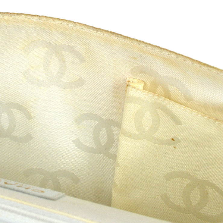 CHANEL 2004-2005 Wild Stitch Handbag Medium White Calfskin