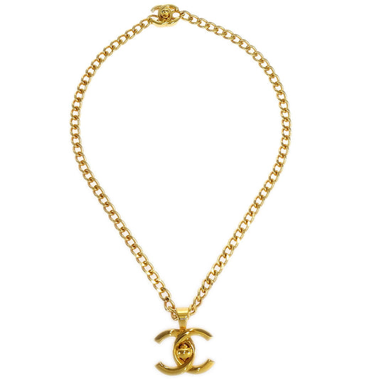 CHANEL 1996 CC Turnlock Gold Chain Necklace 96P