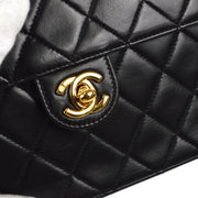 Chanel 2000-2001 Turnlock Half Flap Medium Black Lambskin