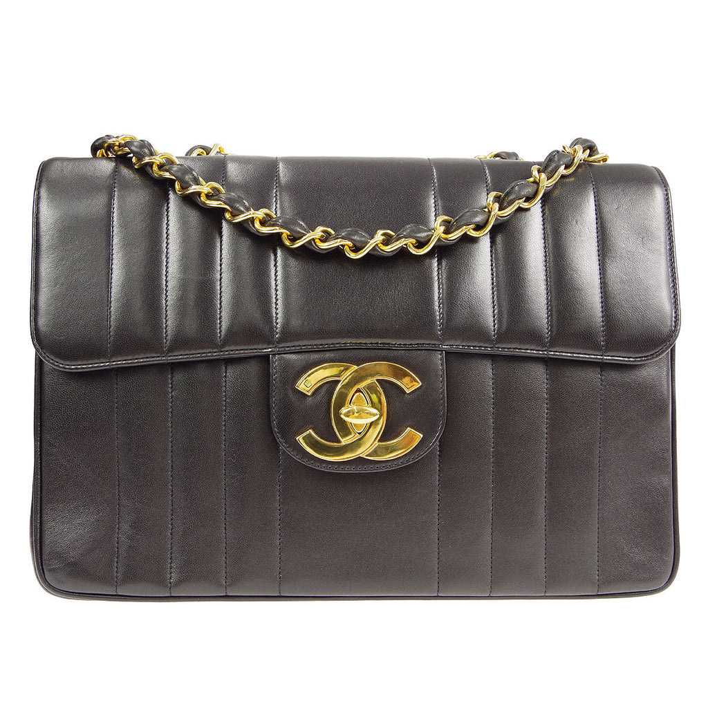 Chanel Black Quilted Lambskin Medium Flap Bag For Sale at 1stDibs