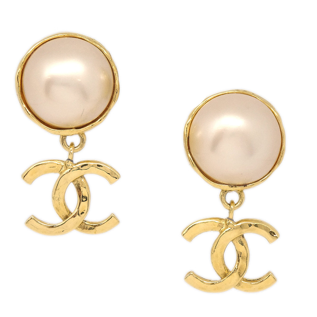Chanel Artificial Pearl Dangle Earrings Clip-On 93A – AMORE Vintage Tokyo