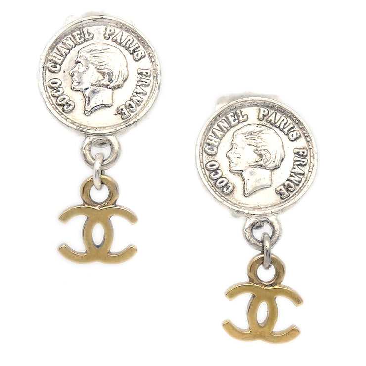 Chanel 1997 Medallion Dangle Earrings Clip-On