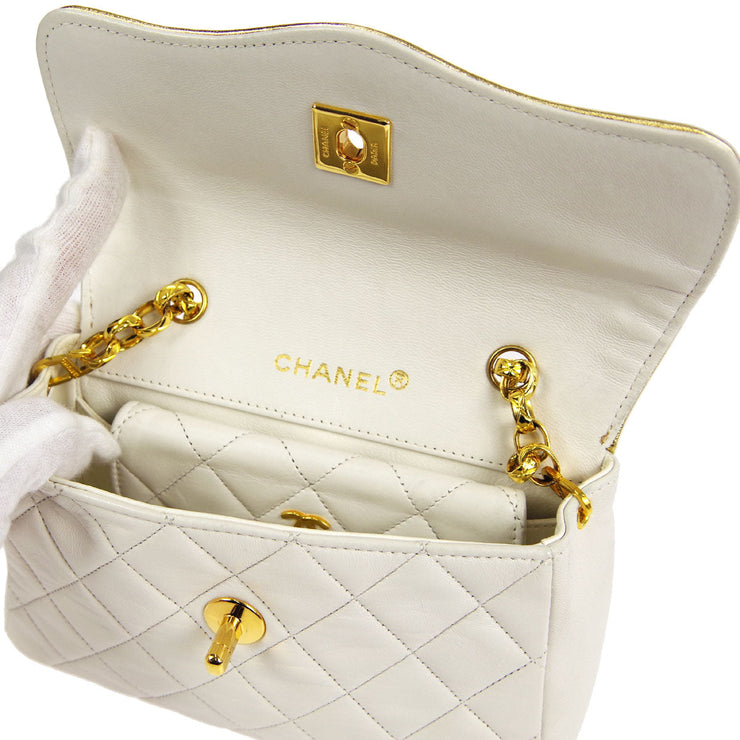 Chanel * 1989-1991 Border Curved Flap Mini & Pouch Set White Lambskin – AMORE  Vintage Tokyo
