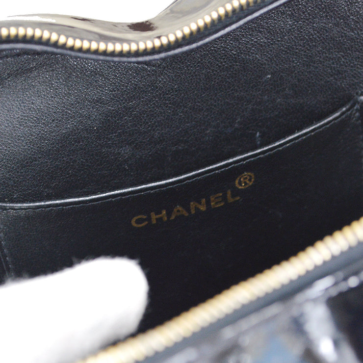 Chanel 1994-1996 Heart Vanity Chain Handbag Black