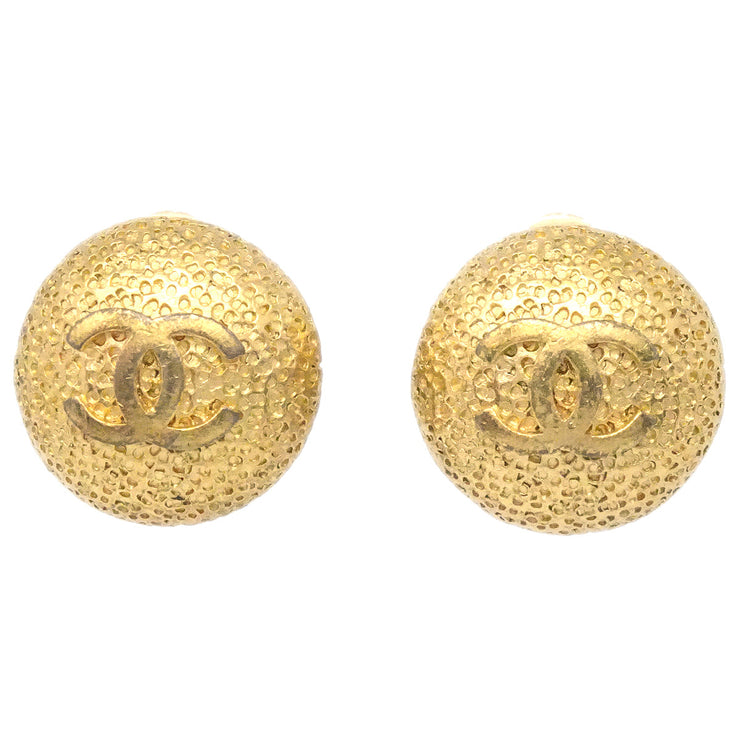 Chanel Button Earrings Clip-On Gold 96P – AMORE Vintage Tokyo