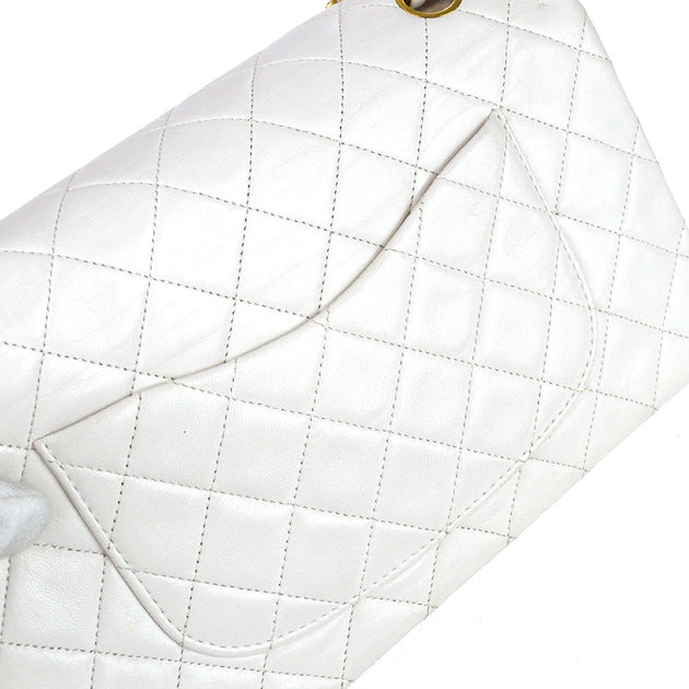 Chanel 1989-1991 White Lambskin Medium Classic Double Flap Bag – AMORE  Vintage Tokyo