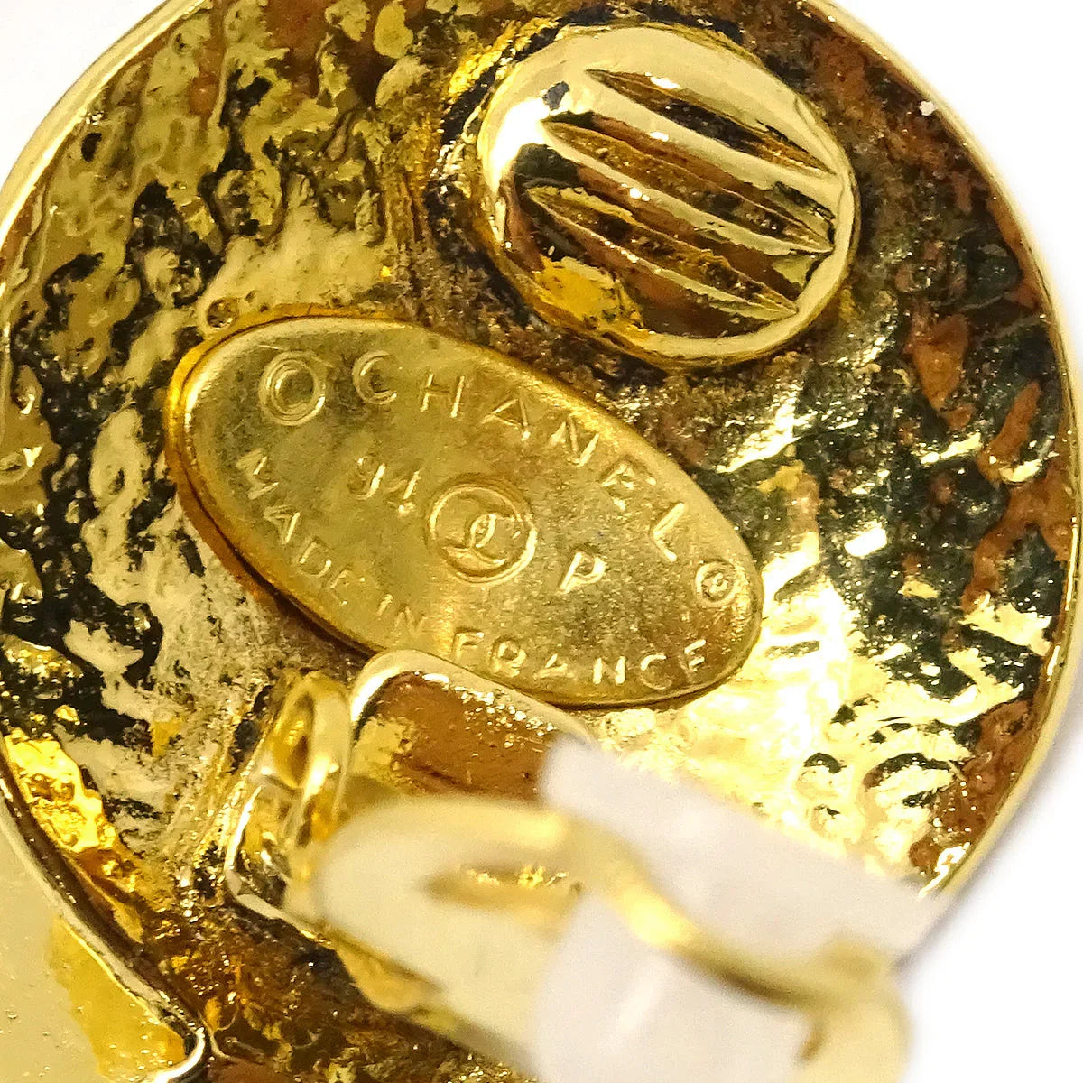 Chanel 1994 Quilted CC Dangle Earrings Clip-On Gold Small