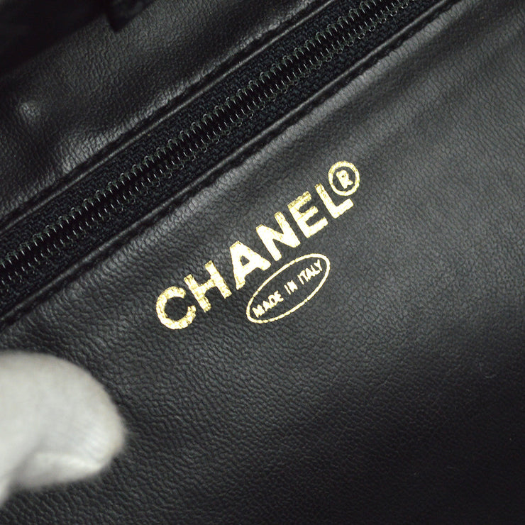 Chanel 1996-1997 Black Caviar Timeless Lunch Box Vanity 24