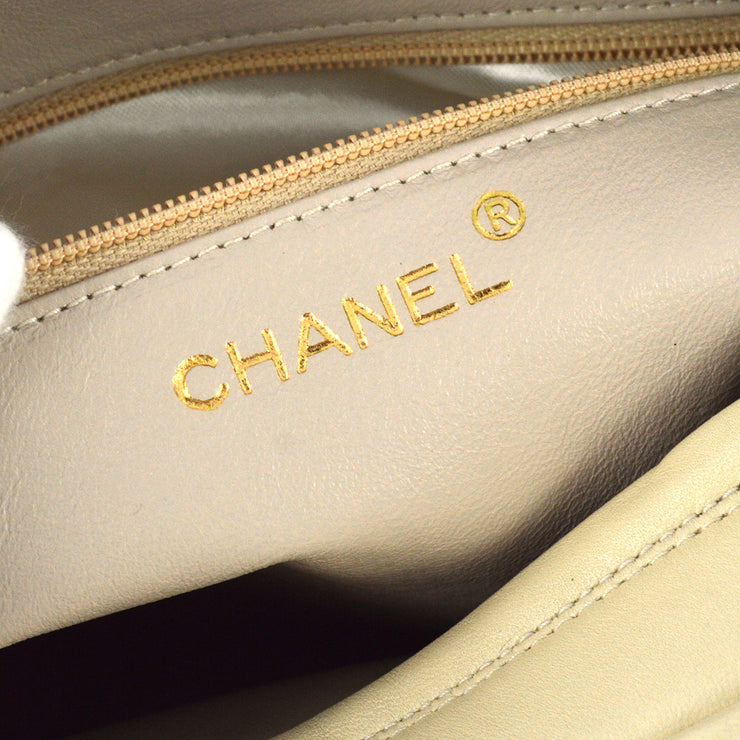 Chanel 1989-1991 Ivory Lambskin Camera Bag Large