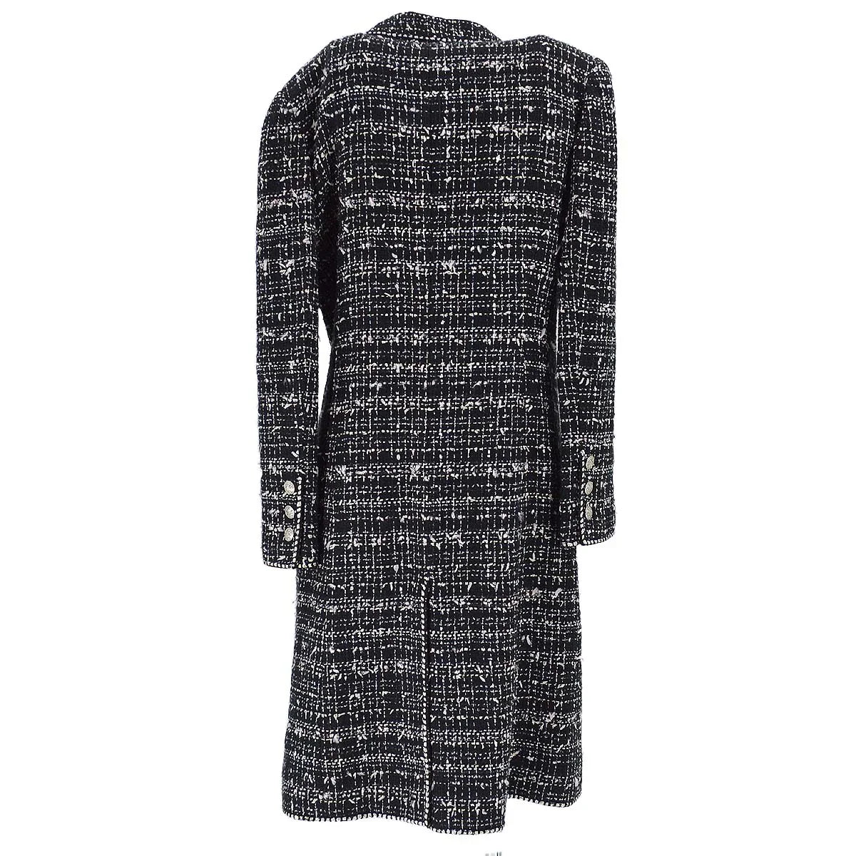 Chanel 2005 cruise crest-applique tweed coat #40