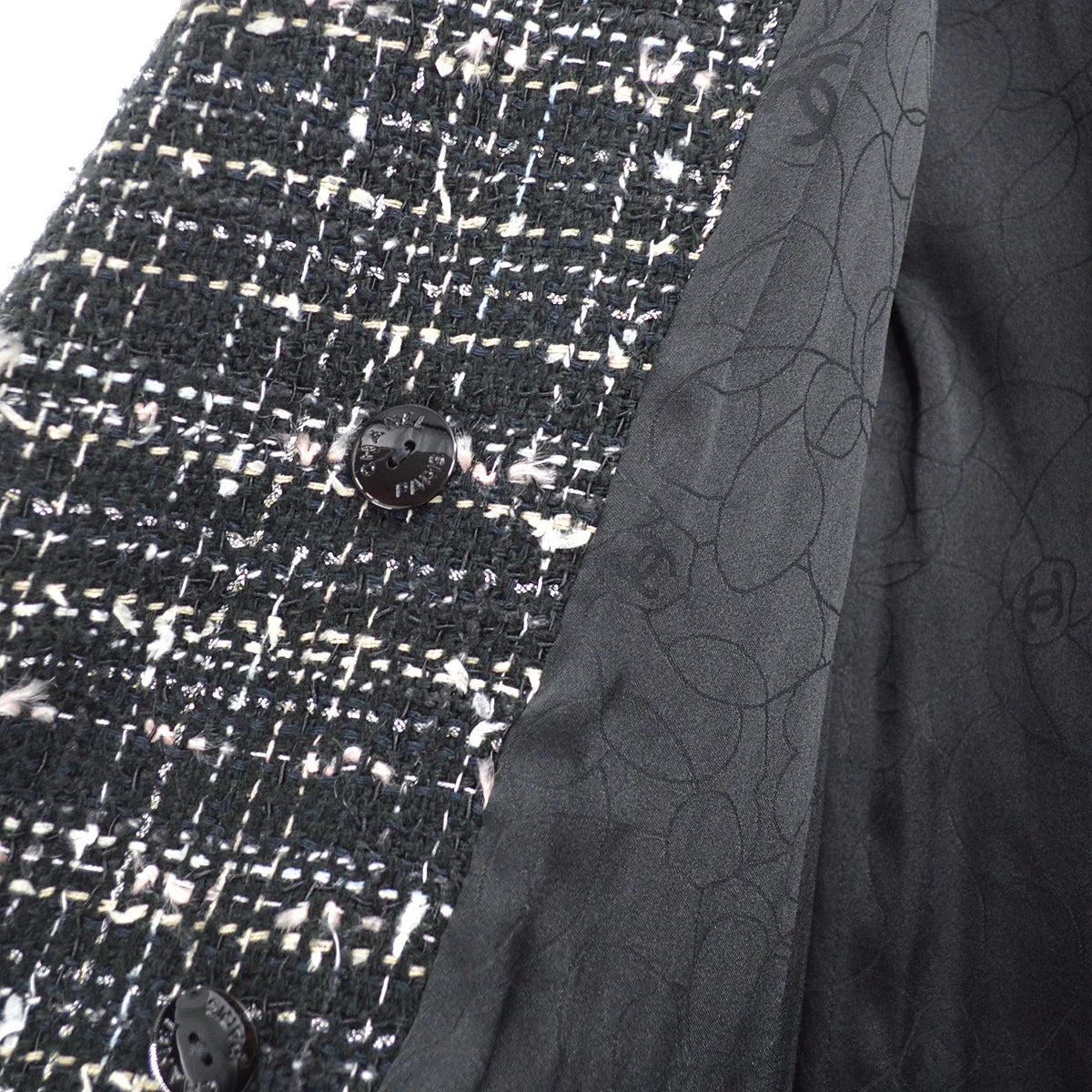 Chanel 2005 cruise crest-applique tweed coat #40