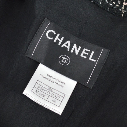 Chanel 2005 cruise crest-applique tweed coat #40