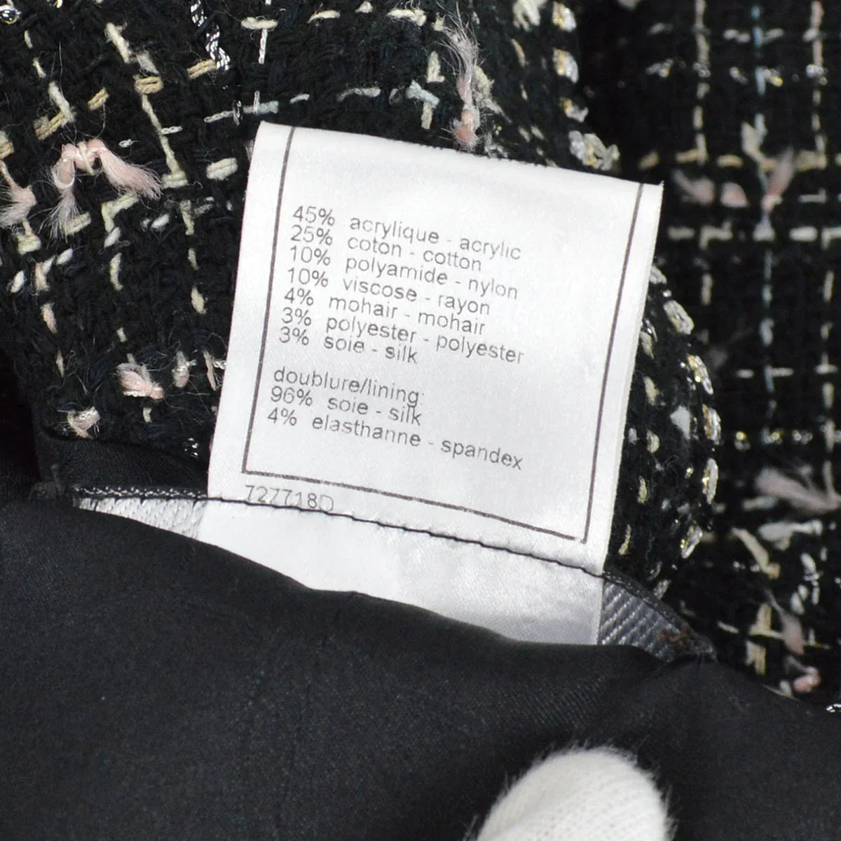 Chanel 2005 cruise crest-applique tweed coat #40