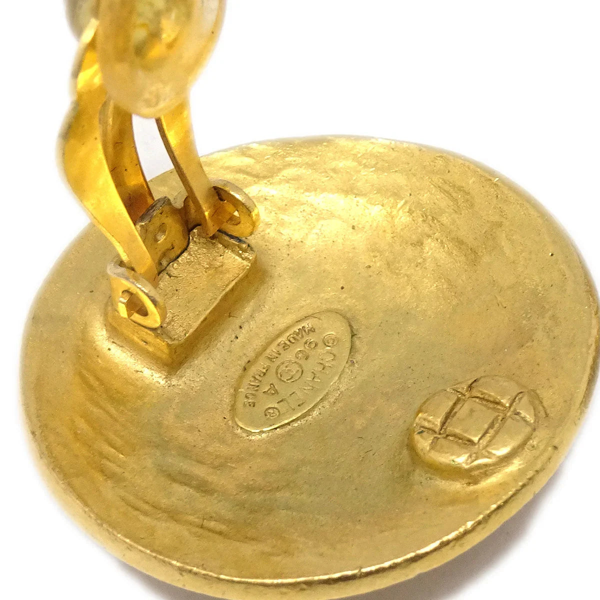 Chanel Button Earrings Clip-On Gold 96A