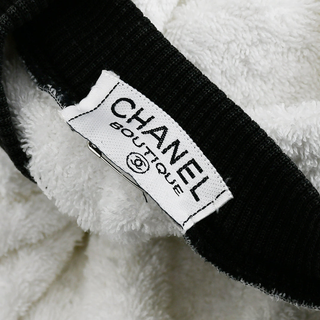 Chanel Sweatshirt Tops White Black – AMORE Vintage Tokyo Chanel Sweatshirt Tops White Black – AMORE Vintage Tokyo