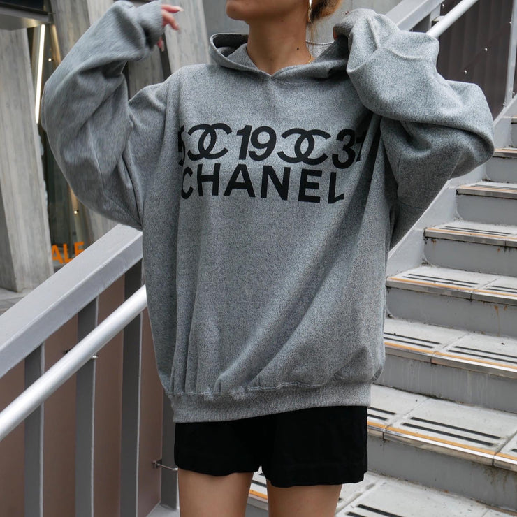 CHANEL logo-print hoodie #XL – Vintage Tokyo