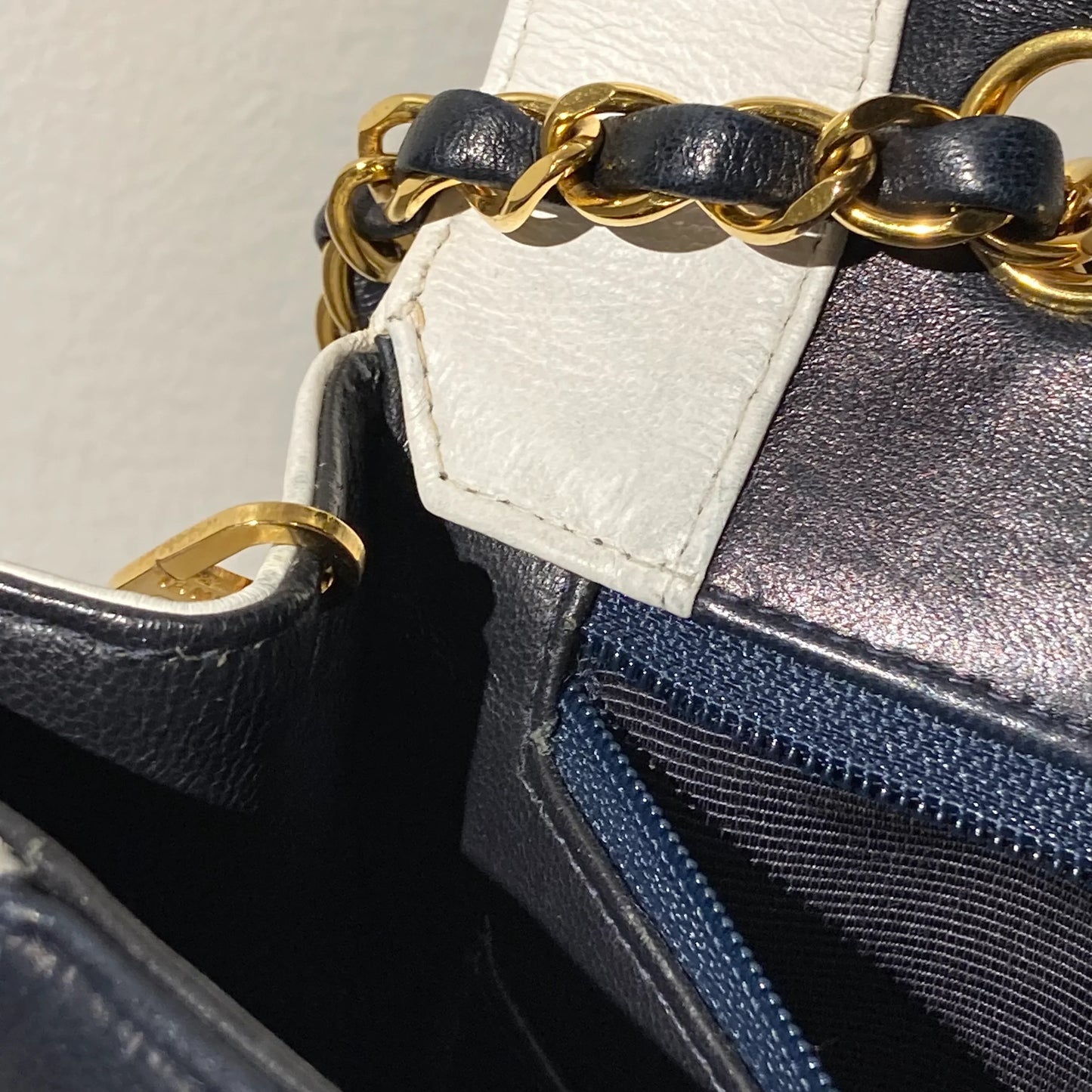 Chanel 1991-1994 Navy White Lambskin Vertical Border Flap Small