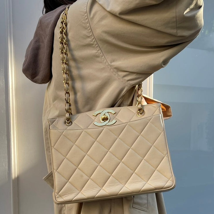 chanel cream handbag