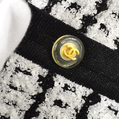 CHANEL 1997 Interlocking V-neck vest #42
