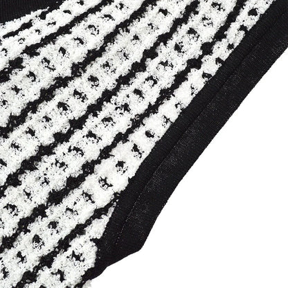 CHANEL 1997 Interlocking V-neck vest #42