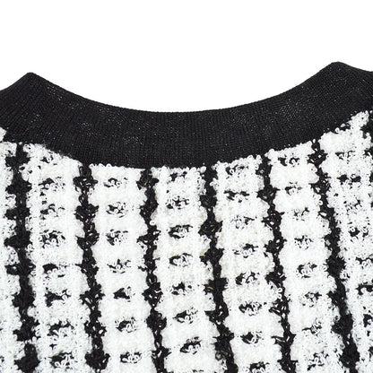 CHANEL 1997 Interlocking V-neck vest #42
