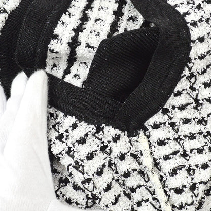 CHANEL 1997 Interlocking V-neck vest #42