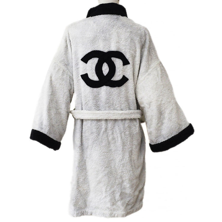 CHANEL CC Logos Bathrobe Style Coat Jacket Gown White Black Authentic  AK38594e